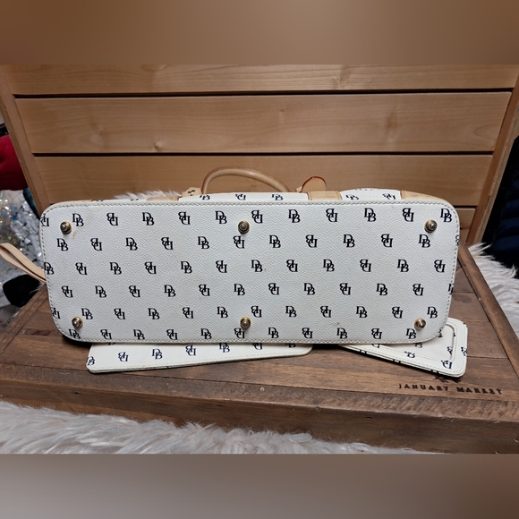 Vintage Dooney & Bourke Domed Satchel And Matching Accessories - Picture 5 of 10